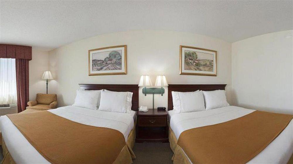 Baymont By Wyndham Hotel