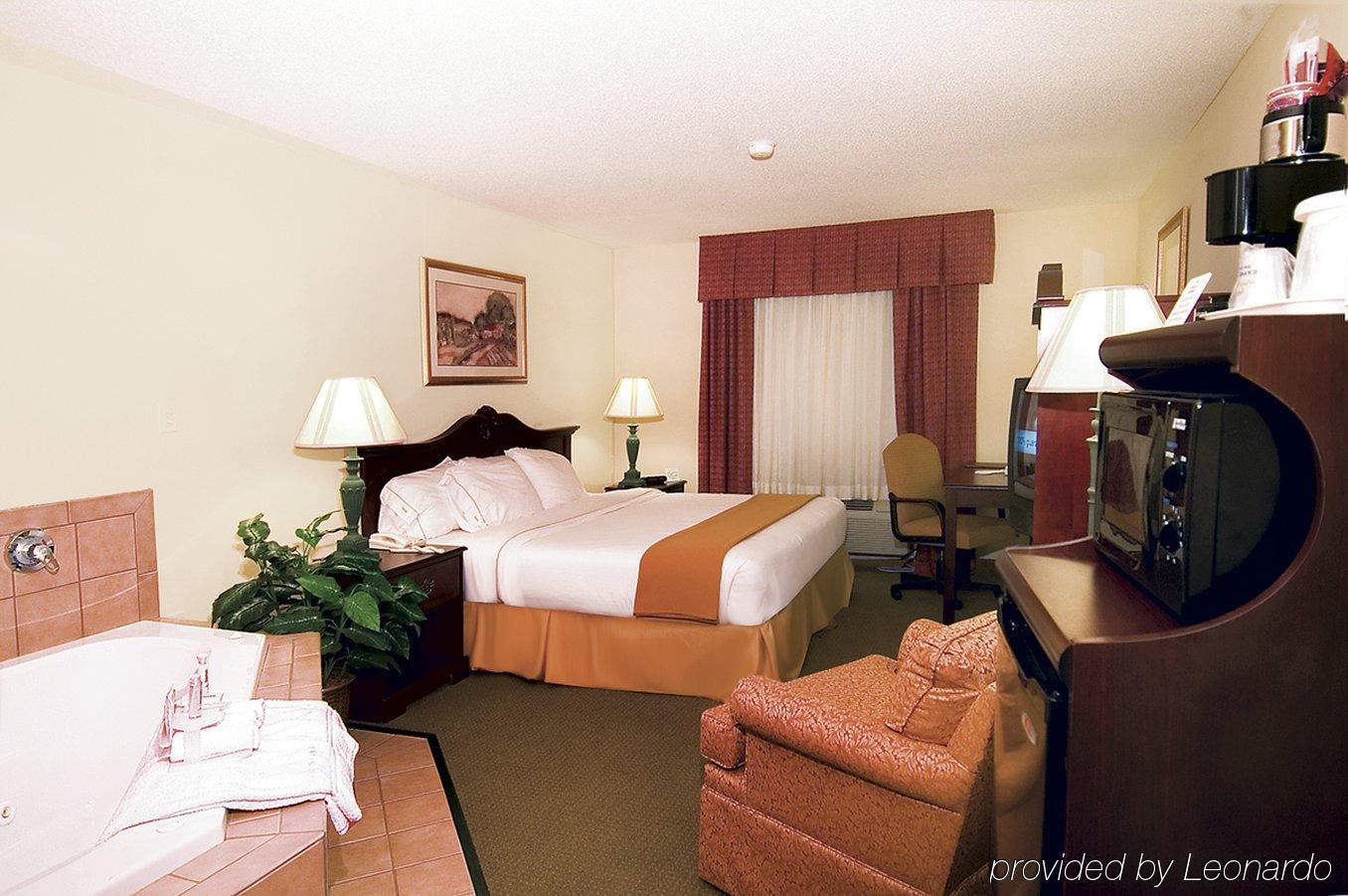 Hotel Baymont By Wyndham Fulton
