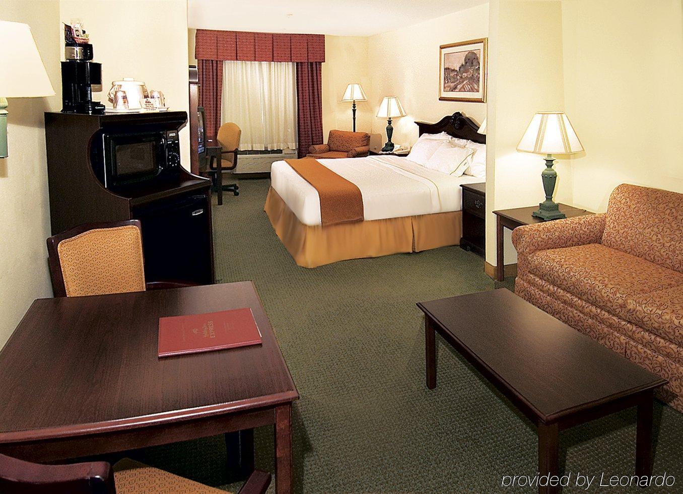 Baymont By Wyndham Hotel