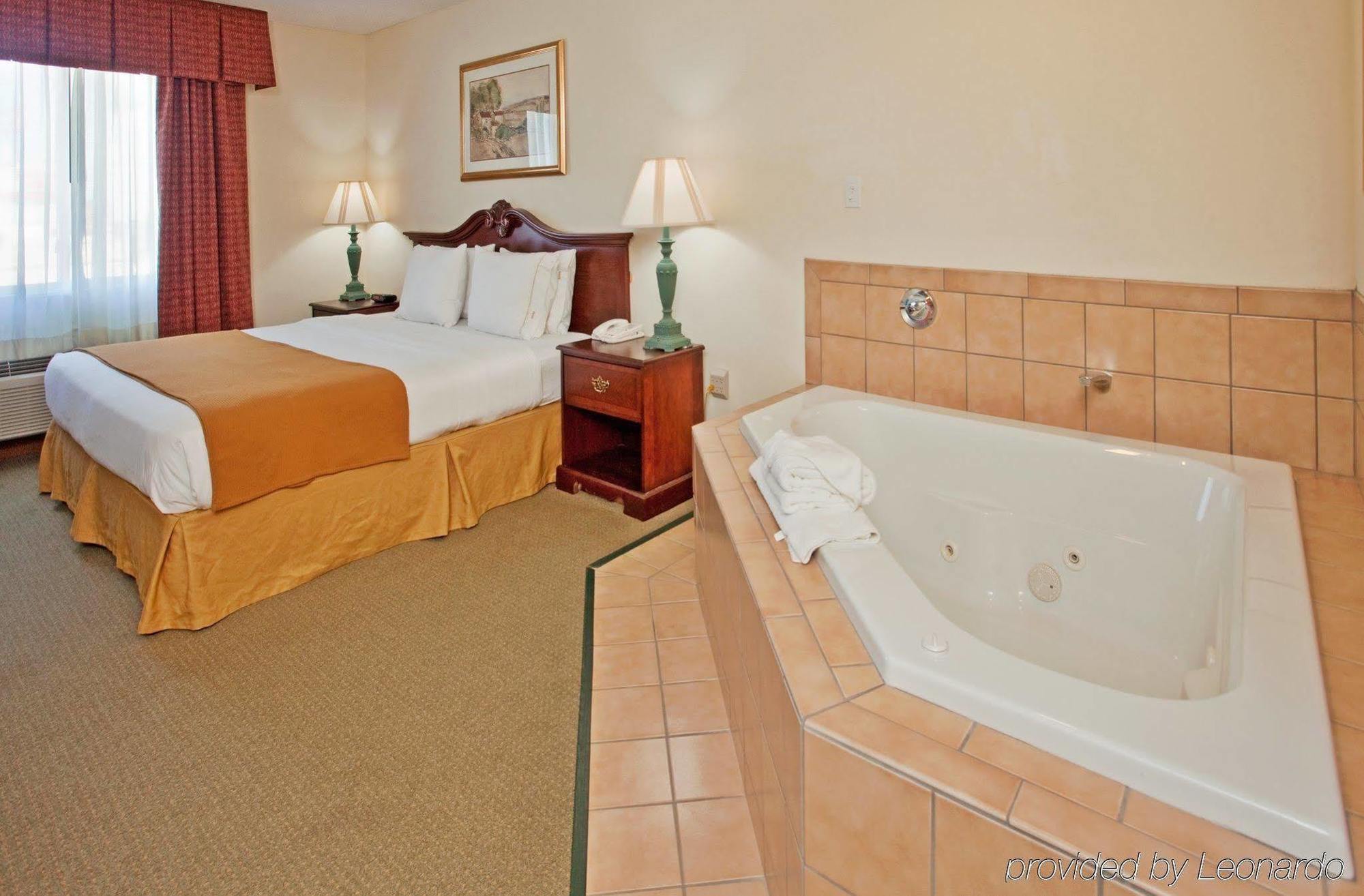 Hotel Baymont By Wyndham 2*